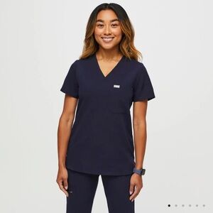 Figs Navy Blue Catarina One-Pocket Scrub Top size small